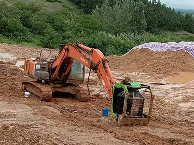 挖掘機篩分斗湖北調試